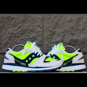 Men’s Saucony Azura White/Cintron/Denim Sz 8.5